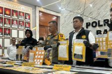 Polrestabes Bandung Ungkap dan Tangkap Pengedar Narkoba Modus 'Berbungkus' Kue - JPNN.com Jabar