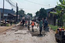 10 Titik Jalan Berlubang Rampung Diperbaiki URC Bekasi - JPNN.com Jabar