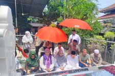 Luluk Dampingi Ma’ruf Amin Ziarah ke Makam Sunan Ampel - JPNN.com Jatim