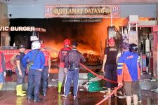 KDS Situbondo Kebakaran, 24 Jam Baru Padam - JPNN.com Jatim