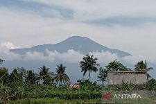 Gunung Slamet Waspada, BPBD Imbau Warga Tetap Tenang - JPNN.com Jateng