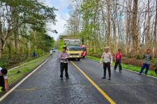 Microbus Rombongan Pelajar SMA di Situbondo Terguling, Sejumlah Siswa Terluka - JPNN.com Jatim