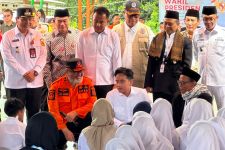 Datang ke Bogor, Wapres Gibran Saksikan Puluhan Siswa Lakukan Proses Simulasi Evakuasi Gempa Bumi - JPNN.com Jabar