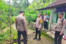 Rumah Rusak Akibat Tanah Gerak, Puluhan Warga di Trenggalek Terpaksa Mengungsi - JPNN.com Jatim