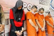 Polresta Bogor Kota meringkus 3 remaja muncikari yang menjajakan jasa PSK anak di bawah umur. Begini modus dan peran ketiganya - JPNN.com Jabar