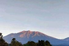 Gunung Raung Erupsi, Warga Diimbau Jauhi Radius 3 Kilometer - JPNN.com Jatim