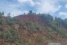 Gunung Garu Sukabumi Longsor, Ratusan Warga Mengungsi - JPNN.com Jabar