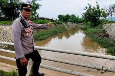 Pendangkalan Sungai Akibat Tanaman & Limbah Penyebab Banjir Bandang di Situbondo - JPNN.com Jatim