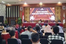 KPU Situbondo Proses Dugaan Pelanggaran Etik Puluhan PPK dan PPS - JPNN.com Jatim