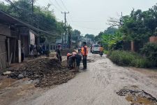 Pemkab Cianjur Fokus Tuntaskan Perbaikan 7 Jalan Rusak Akibat Bencana - JPNN.com Jabar