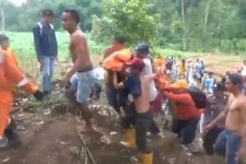 Balita 4 Tahun di Jombang Tewas Tercebur Sungai Saat Bermain Hujan - JPNN.com Jatim