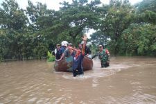 Hujan Deras, 6 Kecamatan di Sragen Dilanda Banjir - JPNN.com Jateng