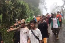 Longsor Pekalongan: Jalan Terjal Evakuasi & Bertambahnya Korban Tewas - JPNN.com Jateng