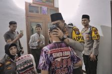 Kapolres Blitar Beri Trauma Healing & Dukungan Moral Keluarga Korban Mutilasi - JPNN.com Jatim