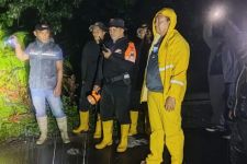 Banjir Sebabkan Jalan Penghubung Anterdesa di Kediri Terputus Setelah Hujan Deras - JPNN.com Jatim