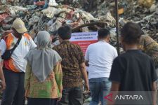 Pemkab Bekasi Segel 9 Tempat Pembuangan Akhir Sampah Ilegal - JPNN.com Jabar