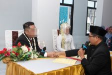 Momen Sakral 2 Warga Binaan Lapas Kelas I Madiun Langsungkan Pernikahan    - JPNN.com Jatim