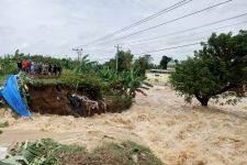 Sungai Cabean Jebol, Bupati Demak Langsung Koordinasi dengan BBWS - JPNN.com Jateng