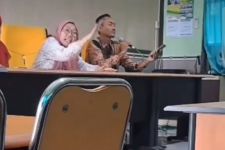 Viral Guru Gebrak Meja Saat Puluhan Siswa MAN Lamongan Protes Tak Bisa Ikut SNBP - JPNN.com Jatim