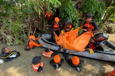 Remaja yang Dilaporkan Tenggelam di Sungai Belakang Rumah Ditemukan Tewas - JPNN.com Jatim