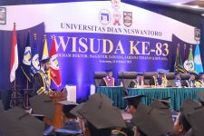 Momen Spesial dalam Wisuda ke-83 Udinus: Dipimpin Perdana oleh Rektor Baru - JPNN.com Jateng