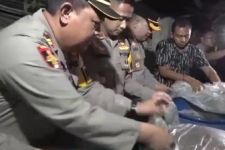 Industri Miras Rumahan di Jombang Digerebek Polisi, Omzetnya Capai Miliaran - JPNN.com Jatim