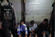 Polisi Gagalkan Aksi Perang Sarung di Morokrembangan, 4 Pemuda Ditangkap - JPNN.com Jatim