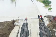 Daftar KA Terdampak Jalur KA Semarang-Surabaya Terendam Banjir - JPNN.com Jateng