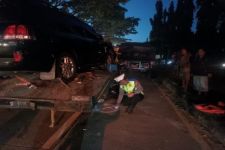 Tragedi Kamis Pagi di Pantura Batang, Truk Towing Hantam Tronton, 1 Tewas - JPNN.com Jateng