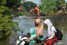 Tahun Ini Pemkab Bekasi Targetkan Menormalisasi Sungai 81 Kilometer Demi Cegah Banjir - JPNN.com Jabar