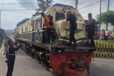 KA Ijen Ekspres Tabrakan dengan Truk di Perlintasan Sebidang Jember - JPNN.com Jatim