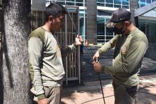 Ganggu Estetika, 34 Kabel Utilitas Ilegal di Surabaya Ditertibkan - JPNN.com Jatim