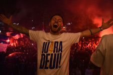 Cerita Kapten Persib Tentang Perjuangan Menuju Kampiun Liga 1 - JPNN.com Jabar