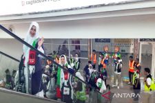 Para Calon Haji Mendapat Kemudahan di Bandara Syamsudin Noor - JPNN.com Kalsel