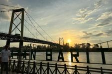 Destinasi Wisata Bawah Jembatan Barito Sudah Selesai Dibangun - JPNN.com Kalsel