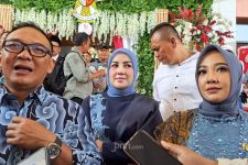 Pesan Mendalam Iwan Setiawan untuk Putri Tercinta - JPNN.com Jabar