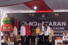 Eri-Armuji Resmi Daftar ke KPU Sebagai Pasangan Calon Kepala Daerah di Surabaya - JPNN.com Jatim