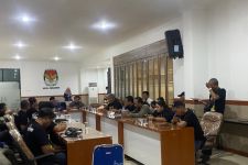 MAKI Jatim Usulkan Kotak Kosong Diberi Kursi Saat Debat Pilkada Surabaya 2024 - JPNN.com Jatim