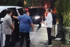 Lihat, Presiden Prabowo & Jokowi Masuk ke Mobil Alphard Putih, Mau ke Mana? - JPNN.com Jateng