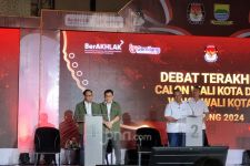 Debat Pilwalkot Bandung: Dhani Wirianata Sebut Presiden Prabowo Bakal Berikan Air Bersih untuk Warga Babakan Ciparay - JPNN.com Jabar