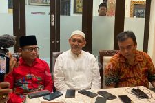 Tim Risma-Gus Hans Klaim Unggul 5 Persen di Atas Khofifah-Emil - JPNN.com Jatim