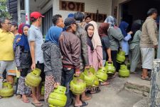 Warga Bandung Keluhkan Sulitnya Mencari LPG 3 Kilogram - JPNN.com Jabar