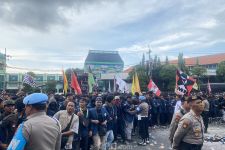 Polisi Pastikan Tidak Ada Mahasiswa yang Ditangkap Saat Demo Ricuh, Massa Bubar - JPNN.com Jatim