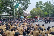 Unjuk Rasa Indonesia Gelap di DPRD Jabar Berakhir Tertib  - JPNN.com Jabar