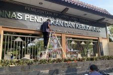 Aksara Jawa di Plang Disidikbud Jateng Salah, Padahal Terpasang Sejak 2022 - JPNN.com Jateng