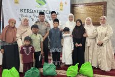 PT RKM Berikan Kebahagiaan untuk 500 Yatim, Janda dan Duafa di Depok - JPNN.com Jabar