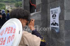 Jurnalis Tempo Dianiaya Polisi saat Meliput May Day di Semarang - JPNN.com Jateng