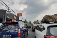 Jalan Wates Ramai, di Simpang Gamping Mulai Padat - JPNN.com Jogja