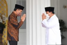 Pak Jokowi Harap Tenang, Prabowo Tetap Bekerja Meski jadi Capres 2024 - JPNN.com Jogja