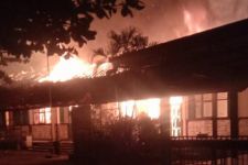 Kebakaran Hebat Terjadi di SD Delegan 1 Prambanan,  Saksi Dengar Suara Ledakan - JPNN.com Jogja
